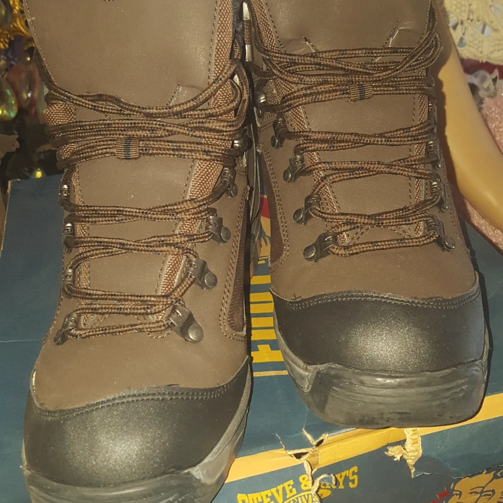 Steve and Barry brown hiking boots. Size 9.5 MENS NEW - Picture 3 of 16